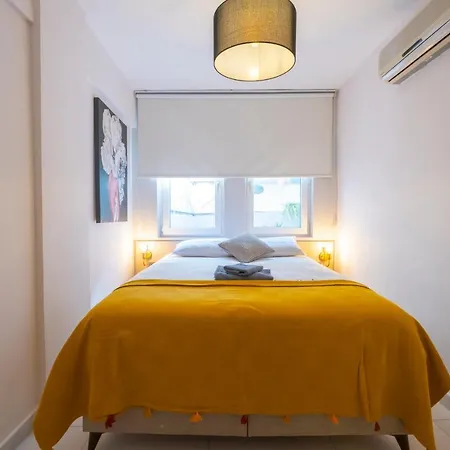 Ezgi's With Private Garden In Apartament *