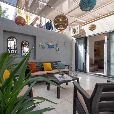 Апартаменты Ezgi's With Private Garden In Мармарис
