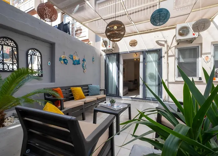 Daire Ezgi's With Private Garden In