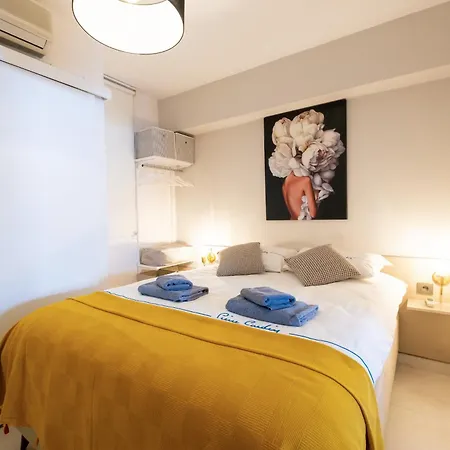 아파트 Ezgi's With Private Garden In *